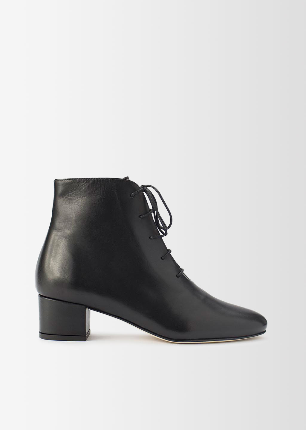 Auprés Félicie Noir