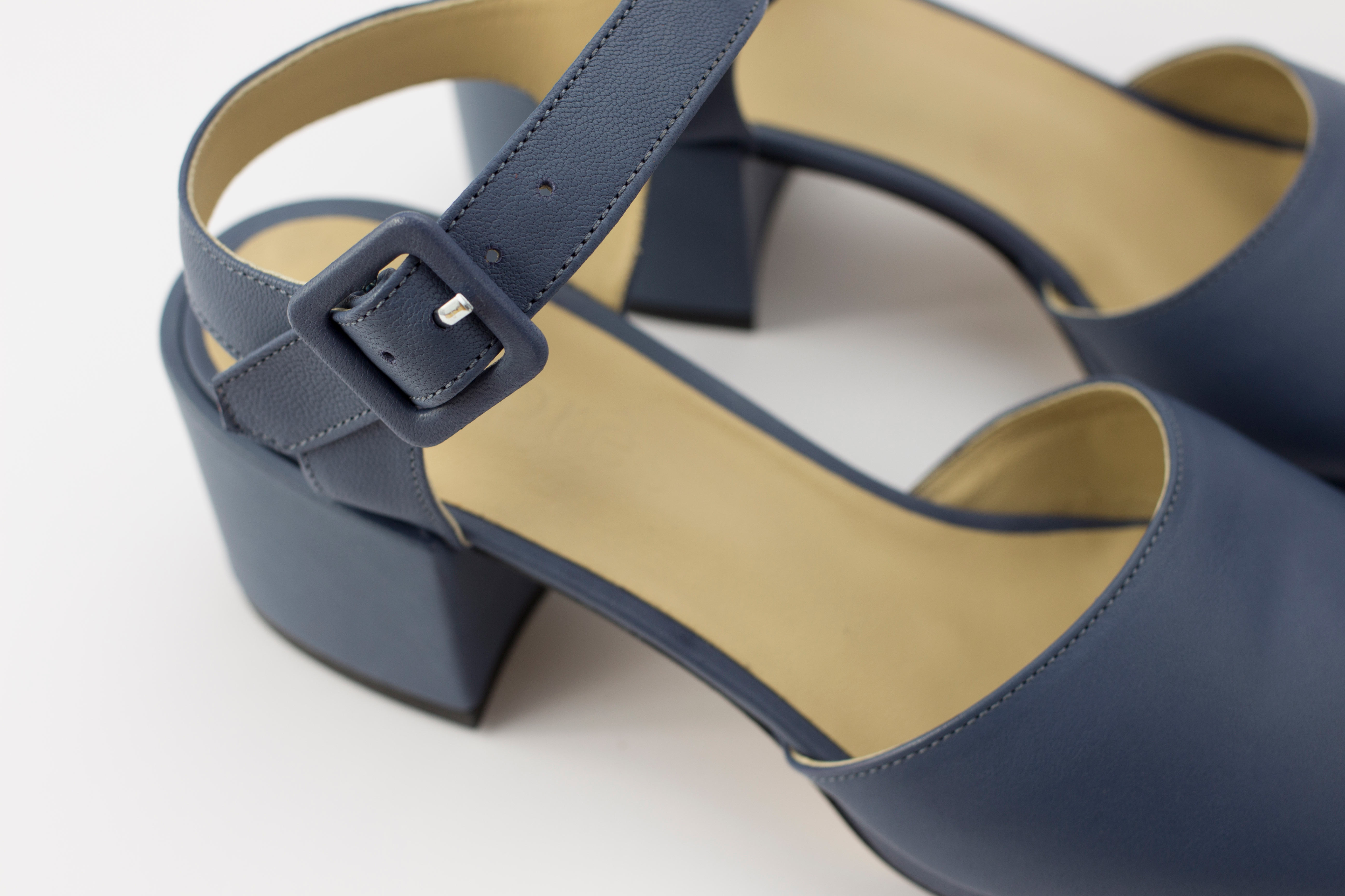 Aupres_0014_jeanne-bleu-4
