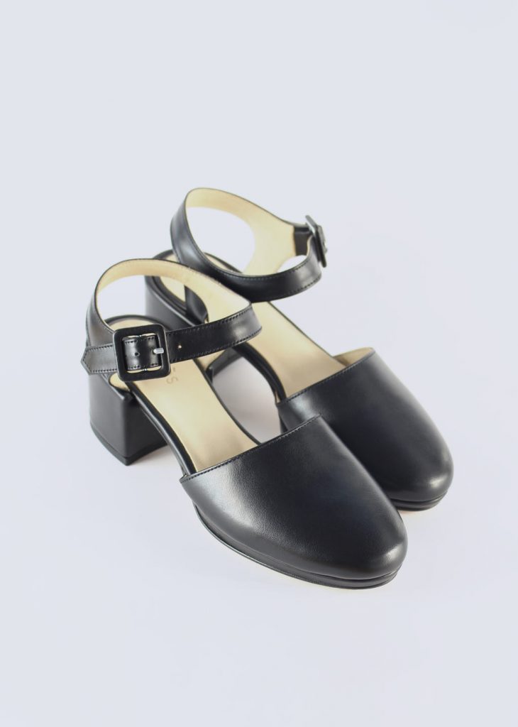 auprès | Jeanne Noir - Black leather mary jane sandals
