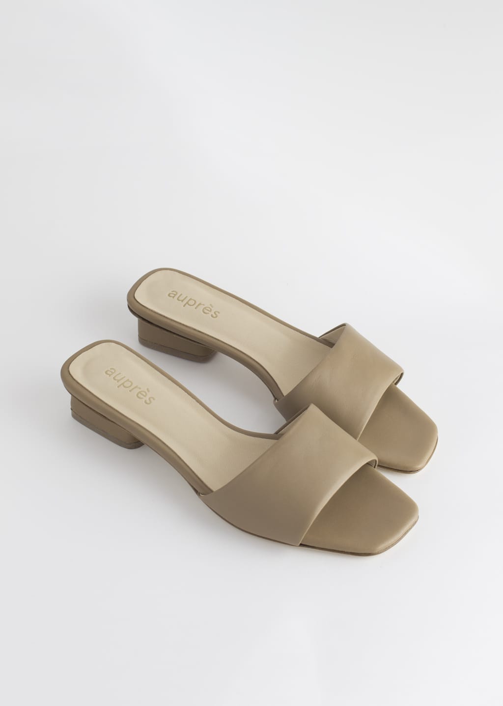 auprès | Lóri Dune - Beige leather slide sandals